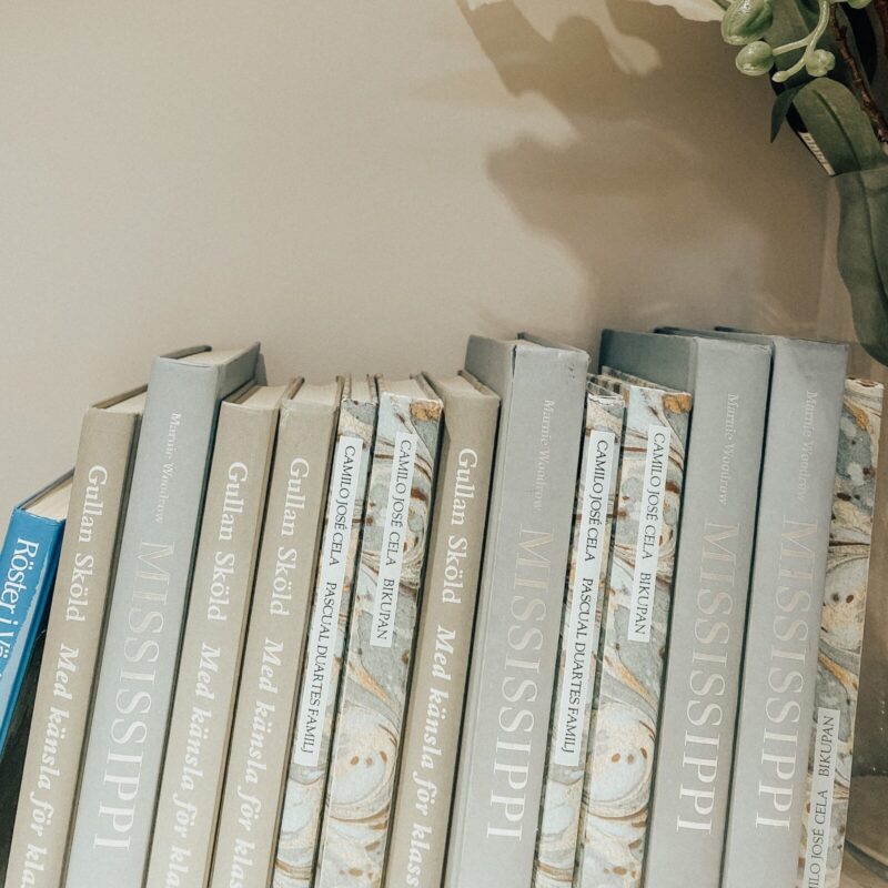 bookshelf